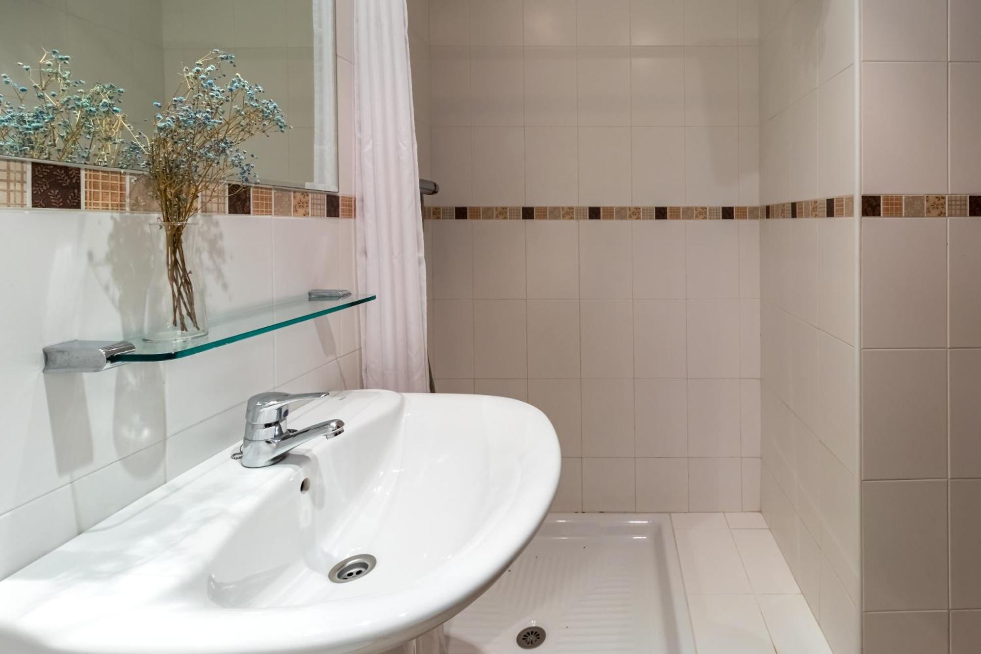Apartamentos Silken Playa De Toro Лянес Екстериор снимка